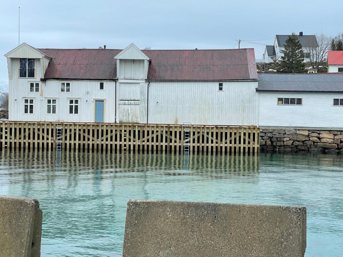 1. Etg I Dampskipsbrygga, Lodingen Havn Екстериор снимка