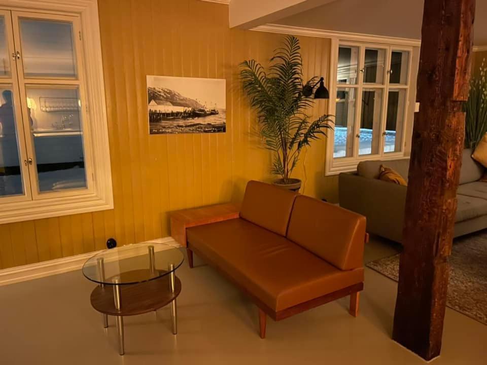 1. Etg I Dampskipsbrygga, Lodingen Havn Екстериор снимка